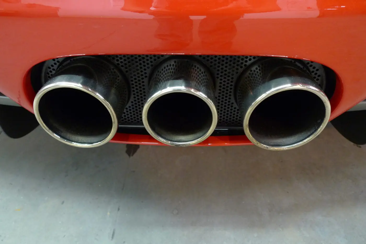 Polished Ferrari 458 exhaust tips